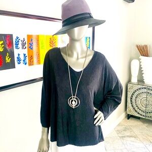 NWT -Made in Italy - Loose Fitting Top in Grey with Simple Beading & White Tank